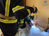 Рятувальники допомогли маломобільному чоловіку зняти металеве кільце з пальця