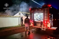 Синельниківський район: вогнеборці загасили палаючий житловий будинок