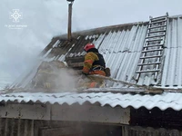 М. Путивль: вогнеборці ліквідували загоряння в житловому секторі