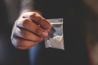 Наркотики у випічці: Збаразькі поліцейські вилучили заборонені речовини у посилці