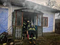 Подільський район: на пожежі врятовано господарку будинку