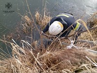 На Вінниччині рятувальники дістали з водойми тіло потопельника