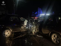 Четверо людей постраждали в ДТП у Хусті. Одного з них деблокували рятувальники