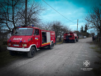 Червоноградський район: професійні вогнеборці спільно з місцевою пожежною командою ліквідували займання в дерев'яному житловому будинку