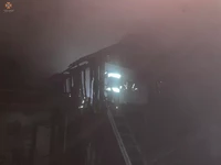 Тячівські рятувальники ліквідували пожежу в надвірній споруді