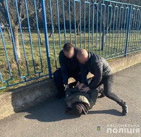 На Мукачівщині поліція заблокувала збут нелегальних боєприпасів: причетного до організації затримано