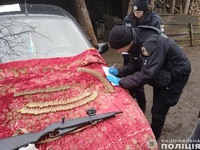 Чернігівські поліцейські вилучили у мешканця району незаконну зброю