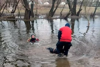 Дніпровський район: водолази-рятувальники дістали з водойми тіло юнака