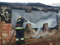 Сумський район: рятувальники ліквідували масштабне загоряння житлового будинку