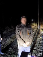 На Вінниччині поліцейські затримали чоловіка, який обікрав односельчан та підпалив автомобіль
