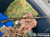 Радомишльські поліцейські затримали підозрюваного у торгівлі зброєю