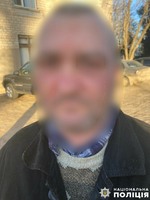 Бериславські поліцейські затримали чоловіка, який сокирою вбив знайомого