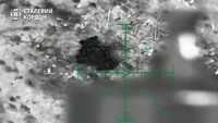 (ВІДЕО) Ударний дрон прикордонників атакує російський бліндаж
