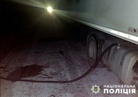 На Полтавщині поліція викрила чоловіка, причетного до крадіжки дизпалива з вантажного автомобіля