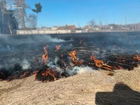 Охтирський район: рятувальники ліквідували загоряння сухої рослинності