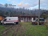 На Стрийщині рятувальники визволили «швидку»