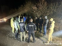 На Закарпатті правоохоронці затримали групу зловмисників при спробі незаконно переправити через кордон п’ятьох військовозобов’язаних