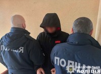 Погрожував ножем і відібрав золоту каблучку: поліцейські Чернігівщини затримали підозрюваного у розбої