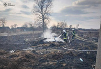 Рятувальники продовжують ліквідовувати пожежі в екосистемах