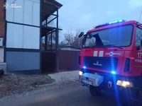 Конотопський район: рятувальники оперативно ліквідували пожежу, запобігши масштабному загорянню в житловому секторі