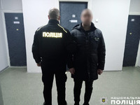 У Чернігові поліцейські затримали «наркозакладчика» з партією «товару»