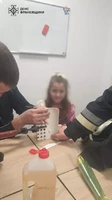 Надзвичайники допомогли вивільнити пальці дівчинки з конструкції крісла