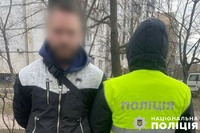 Незаконно отримали майже 400 тисяч гривень за підробленими документами – столичні поліцейські затримали двох чоловіків