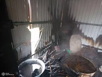 Воловецькі вогнеборці успішно ліквідували пожежу в надвірній споруді