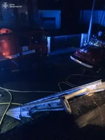 На Тячівщині вогнеборці ліквідували пожежу в будинку, врятувавши при цьому дві споруди