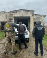 (ВІДЕО) Організатор незаконного туру в Молдову намагався підкупити прикордонника