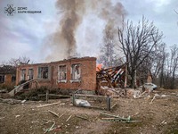 Чугуївський район: рятувальники ліквідували наслідки російського ракетного удару по сільському медзакладу