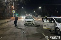 У Хмельницькому поліцейські встановлюють обставини ДТП, у якій травмувалась 29-річна пішохідка