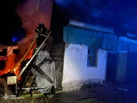 Пожежу в надвірній споруді ліквідували тячівські рятувальники