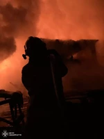 Ужгородські надзвичайники загасили пожежу в надвірній споруді