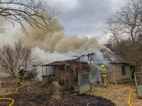 Полтавський район: вогнеборці загасили пожежу в господарчій споруді