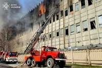 У Харкові через російський обстріл виникла пожежа, загинула людина
