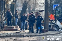 Поліцейські документують наслідки ворожого ранкового обстрілу Києва