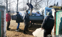 Поліцейські продовжують допомагати евакуюватися мешканцям обстрілюваного прикордоння Чернігівщини
