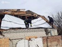 Охтирський район: рятувальники проводили аварійно-відновлювальні роботи на місці ворожого удару по житловому сектору
