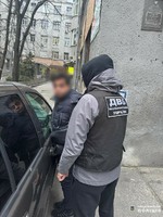 Харківські правоохоронці викрили чоловіка у зловживанні впливом на службових осіб