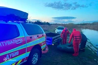 Дубенські рятувальники надавали допомогу по підняттю тіла чоловіка з річки Іква