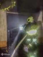 Пожежу на території лікарні загасили чопські рятувальники. Врятовано надвірну споруду