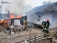 Надзвичайники ліквідували три пожежі на території приватних домоволодінь