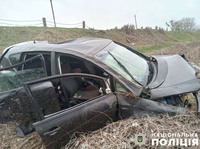 Поліція Полтавщини встановлює обставини дорожньо-транспортної пригоди, в якій травмувався водій легковика