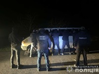 Закарпатська поліція викрила чергову схему нелегального перетину кордону: організатора та його спільника затримано