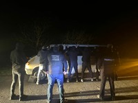 Прикордонники затримали організатора переправлення осіб через кордон, пособника та трьох «клієнтів»