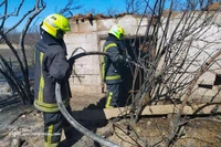 Дніпровський район: вогнеборці ліквідували займання житлового будинку та трьох господарчих споруд