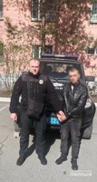 Вихопив у перехожої телефон і втік: у Павлоградському районі правоохоронці затримали грабіжника