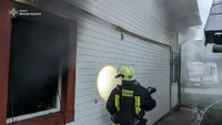 На пожежі житлового будинку в Косівському районі вогнеборці врятували жінку