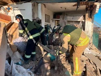 У Гуляйполі рятувальники деблокували тіла трьох людей з-під завалів будинку після обстрілу